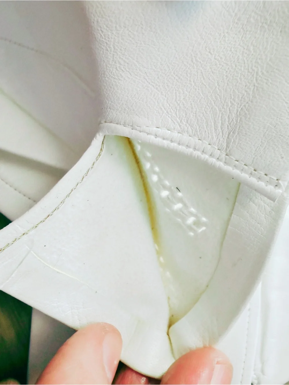 Vintage Ivory Women's Leather Kid Gloves with Decorative Hand-Stitching